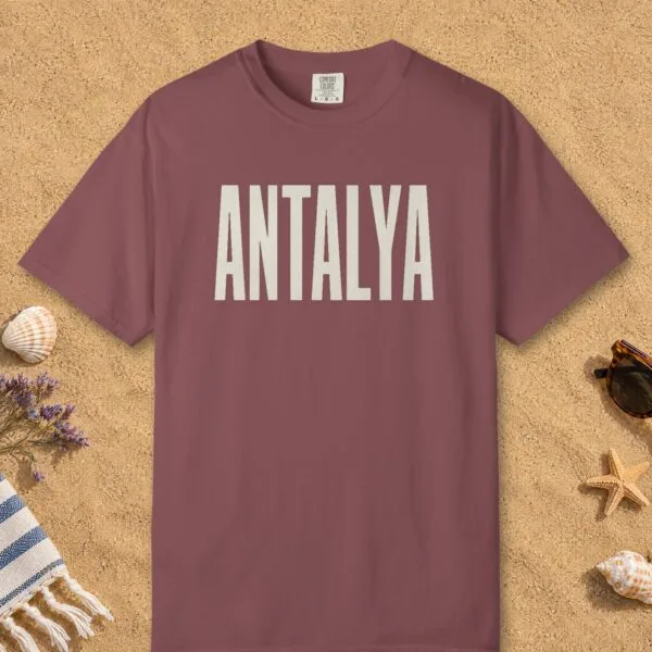 Antalya Bold Grotesque Night Tee