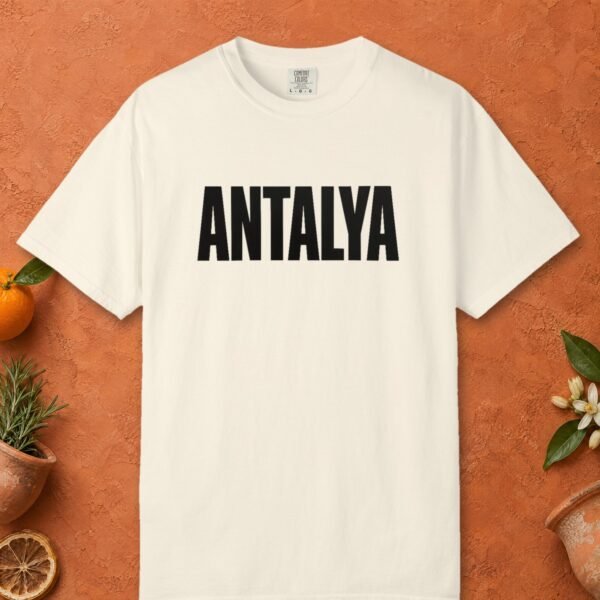 Antalya Bold Grotesque Tee