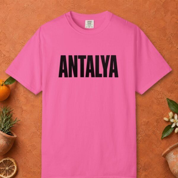 Antalya Bold Grotesque Tee