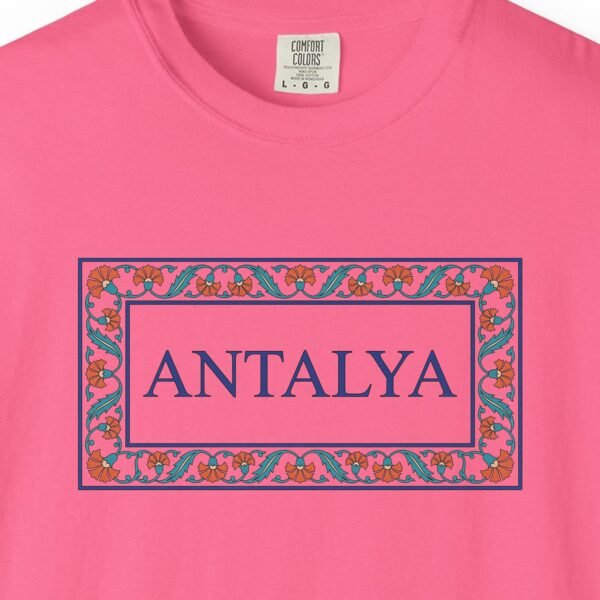 Antalya Carnation Frame Tee