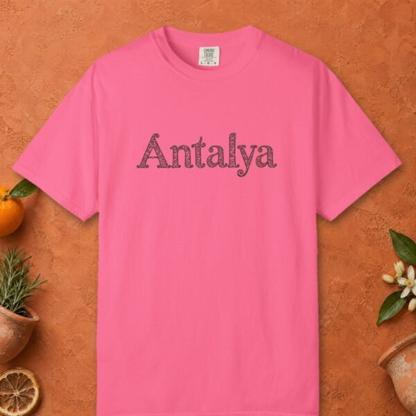 Antalya Fine Ornament Serif Tee