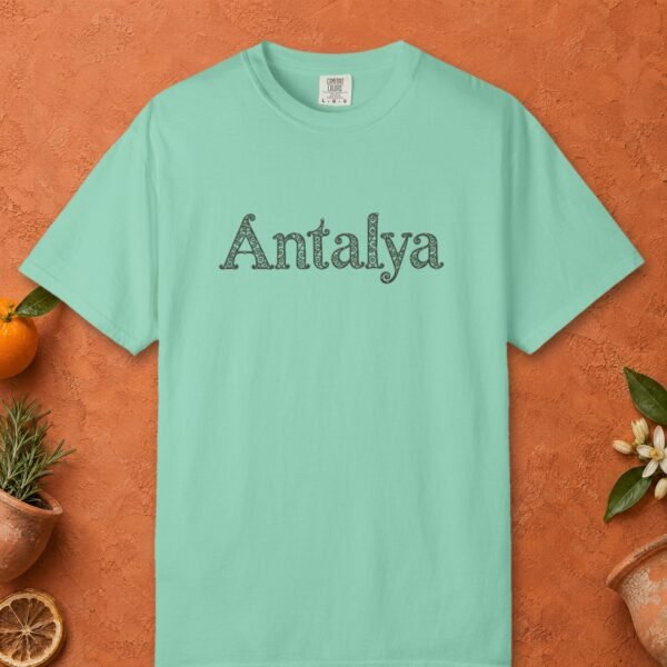 Antalya Fine Ornament Serif Tee