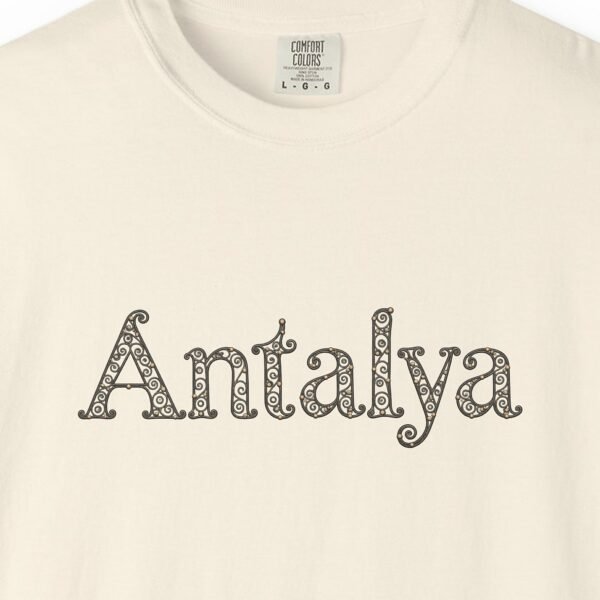 Antalya Fine Ornament Serif Tee
