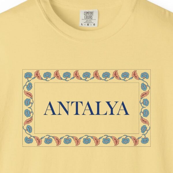antalya-iznik-border-tee-butter-chest Antalya Iznik Border Tee