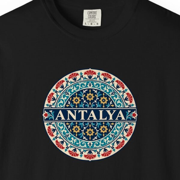 Antalya Iznik Rosette Night Tee