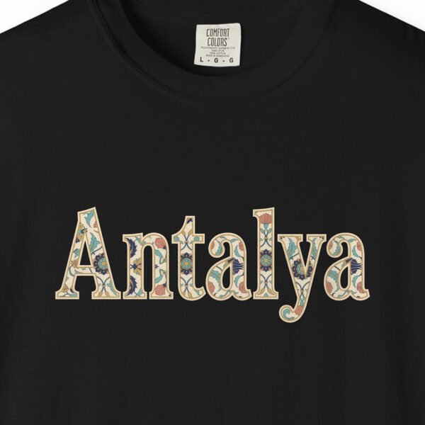 Antalya Iznik Serif Tee
