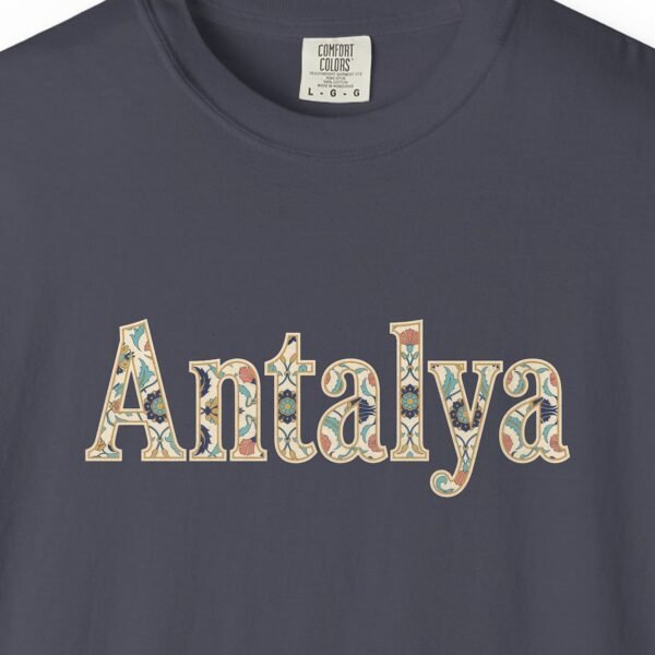 Antalya Iznik Serif Tee
