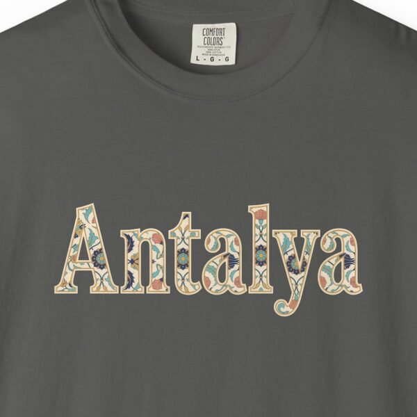 Antalya Iznik Serif Tee