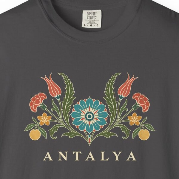 Antalya Iznik Spray Tee