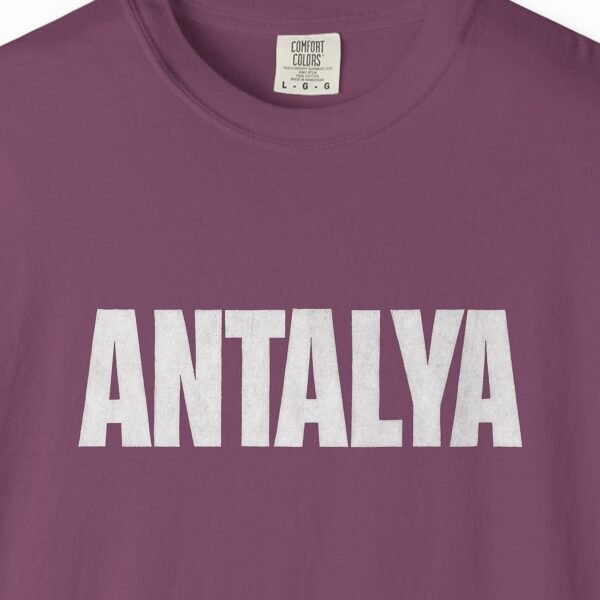 antalya-white-grotesque-night-tee-berry-chest Antalya White Grotesque Night Tee