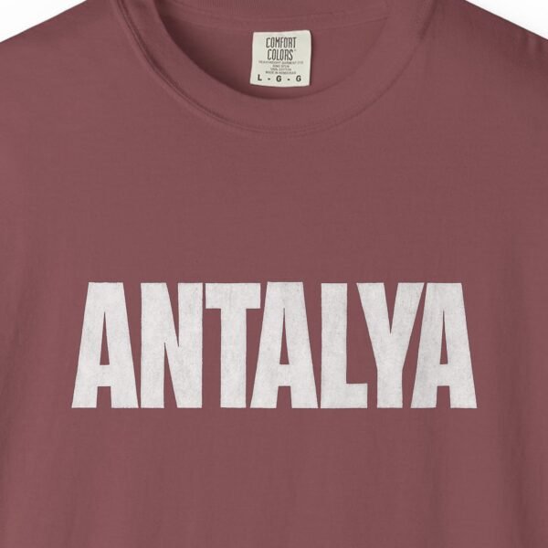 antalya-white-grotesque-night-tee-brick-chest Antalya White Grotesque Night Tee