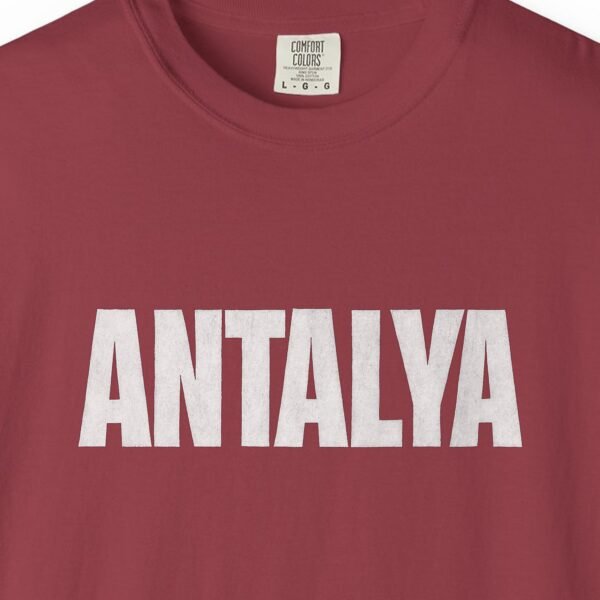 antalya-white-grotesque-night-tee-chili-chest Antalya White Grotesque Night Tee