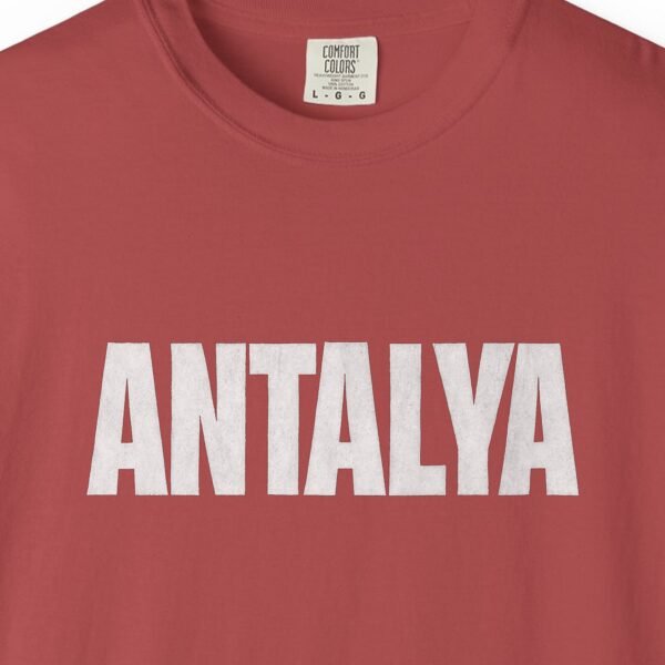 antalya-white-grotesque-night-tee-crimson-chest Antalya White Grotesque Night Tee