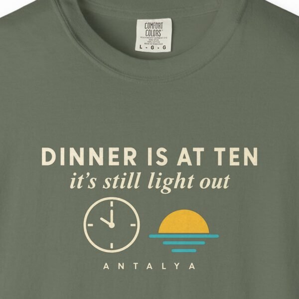 Dinner Is at Ten Tee