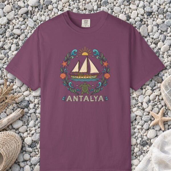 Gulet Wreath Tee