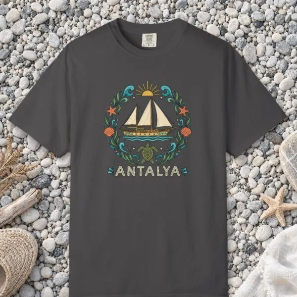Gulet Wreath Tee