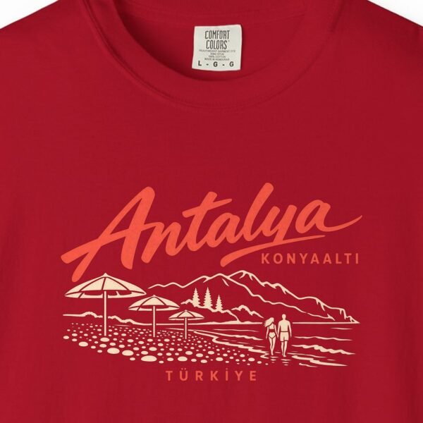 Konyaaltı Retro Beach Night Tee