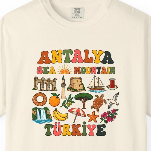 Sea and Mountain Groovy Icons Tee